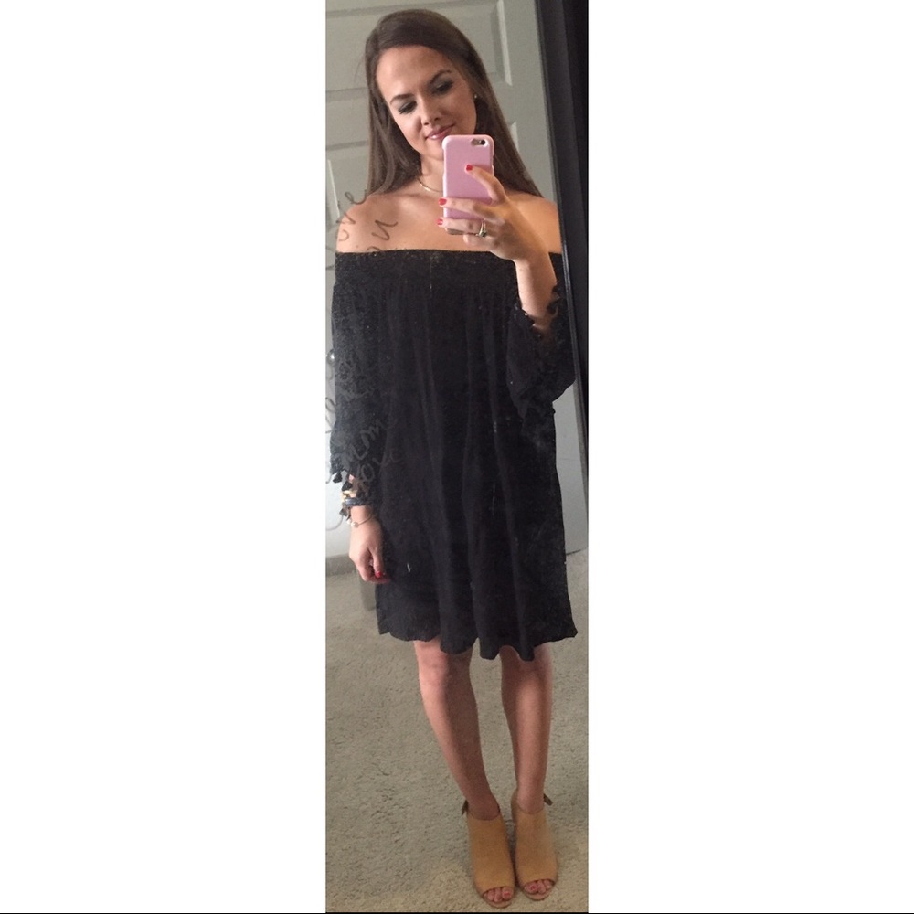 Nordstrom’s - Love Fire - Off the Shoulder Dress M